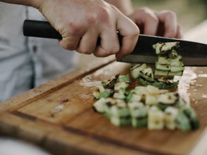 女性の家事負担、賃金格差。苦労を経てもなお母は広い世界を見ていた