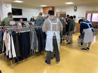 しまむらが取り組む「出張販売」の様子（しまむら提供）