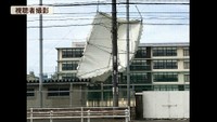 竜巻が発生か　中学校のグラウンドで日よけのテントが飛ぶ　岡山市