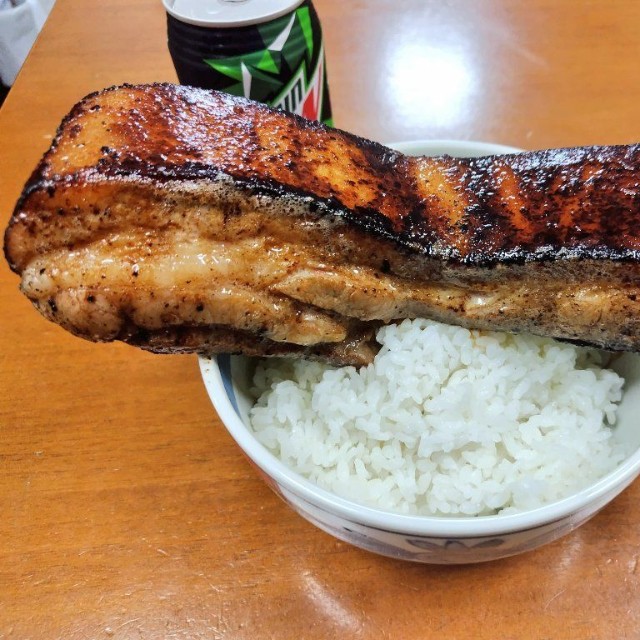 以前作った豪快料理（バケツヘッドさん提供）