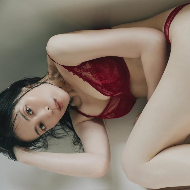 雛形あきこさんの写真集「雛形あきこ写真集（仮）」の先行カット　撮影／三瓶康友