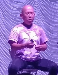 1970年代に〝超能力少年〟として注目された清田益章氏。63歳になった今も「スプーン曲げ」を披露している＝横浜市内