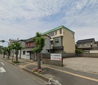 中央のベージュの建物が旧・酒田マンガ図書館（Googleマップから引用）