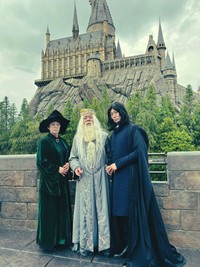 ユニバーサル・スタジオ・ジャパンでは念願のホグワーツ城で家族写真を撮影しました！