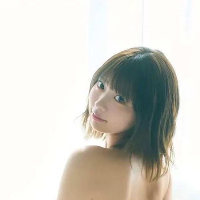 琴雛ひなデジタル限定写真集「おー、れー、の、こ・ひ・な!!」（ワニブックス）より＝撮影：田中 瞳