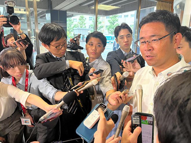 Koja meets with Takaichi, seeks to revive policy talks on Okinawa