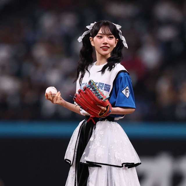 ファーストピッチセレモニーに登場したファントムシータ・美雨＝エスコンフィールド北海道
