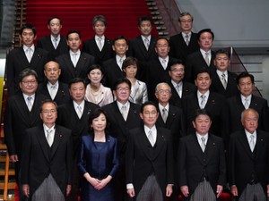 岸田文雄内閣の女性閣僚は3人　1人増でもG7で最低、193カ国の中で124位相当