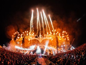 活動休止したアイドルグループ。再結集を願いつつ、彼らの幸せを祈る