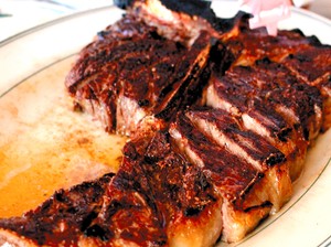 副社長でも予約が取れない熟成肉のステーキ店　本場ニューヨークで100年の歴史