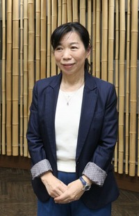 「地域の人が持つ知恵を共有し、アイデアが生まれやすい場をつくりたい」と自治会活動への思いを語る八木さん（長岡京市神足２丁目・バンビオ１番館）