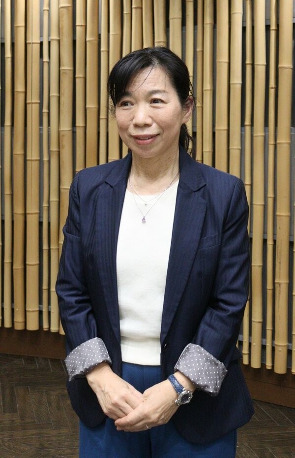 「地域の人が持つ知恵を共有し、アイデアが生まれやすい場をつくりたい」と自治会活動への思いを語る八木さん（長岡京市神足２丁目・バンビオ１番館）
