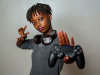 「女だから甘やかされて」　有名になって受けた中傷、女性プロゲーマーは闘いを決めた