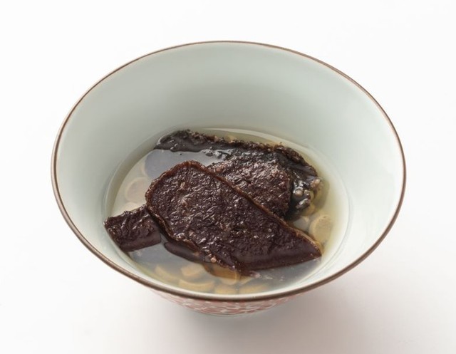 「鹿肉のだし茶漬け」。京都産鹿肉ジャーキーを一番だしで戻しているという