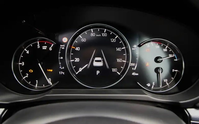 CX-8（KG系）のメーター（提供：norico by ガリバー）