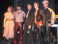 2005年、初来日したシザー・シスターズの全メンバー