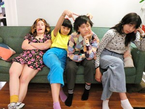 ザ・リンダ・リンダズ　女性嫌悪も人種差別も「そこにあるから」気負いなくパンクする