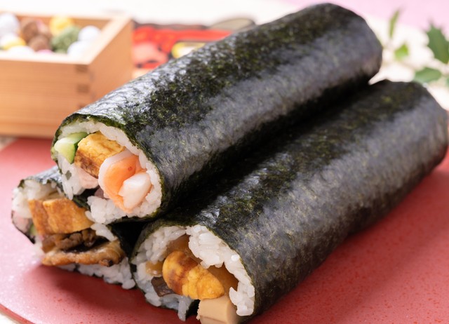 節分といえば恵方巻※画像はイメージです（promolink/stock.adobe.com）