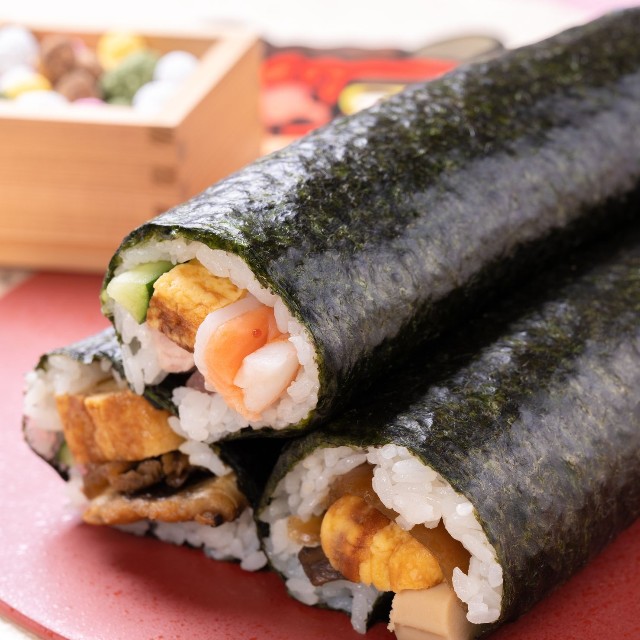 節分といえば恵方巻※画像はイメージです（promolink/stock.adobe.com）