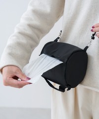 スリーコインズの「トラベルトイレットペーパーケース」（パル提供）