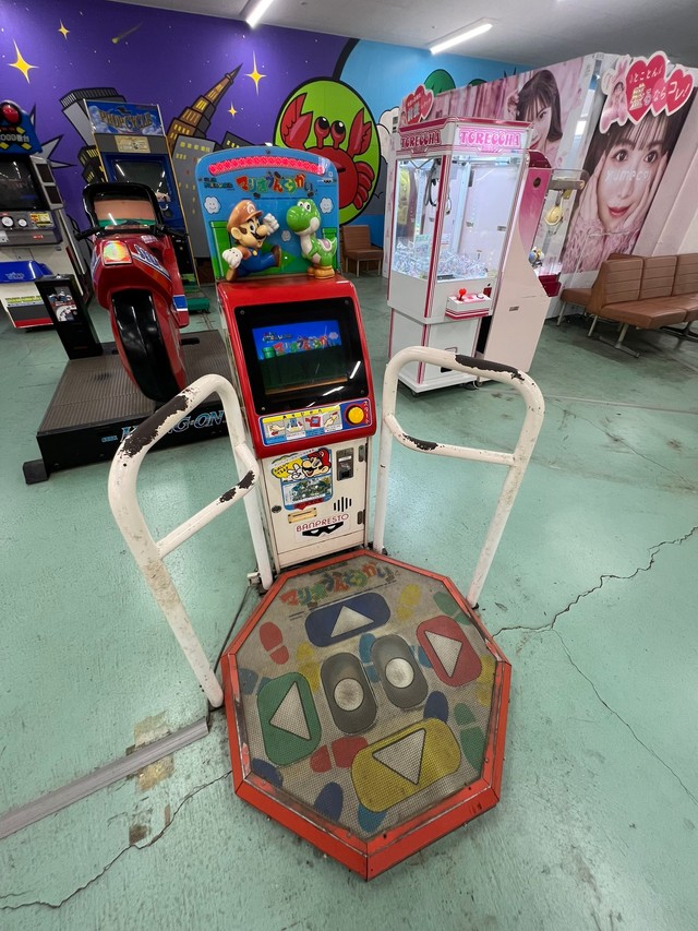 筐体は古ぼけた色合い