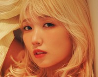 霜月めあ（C）幻冬舎（撮影・岡本武志 ／ スタイリスト・葉月 ／ ヘアメイク・清水恵美子）