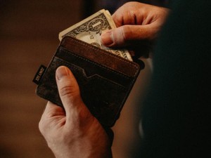 「デート代を割り勘に」知らず知らずのうちに押し付けていた“男性らしさ”を変えたい