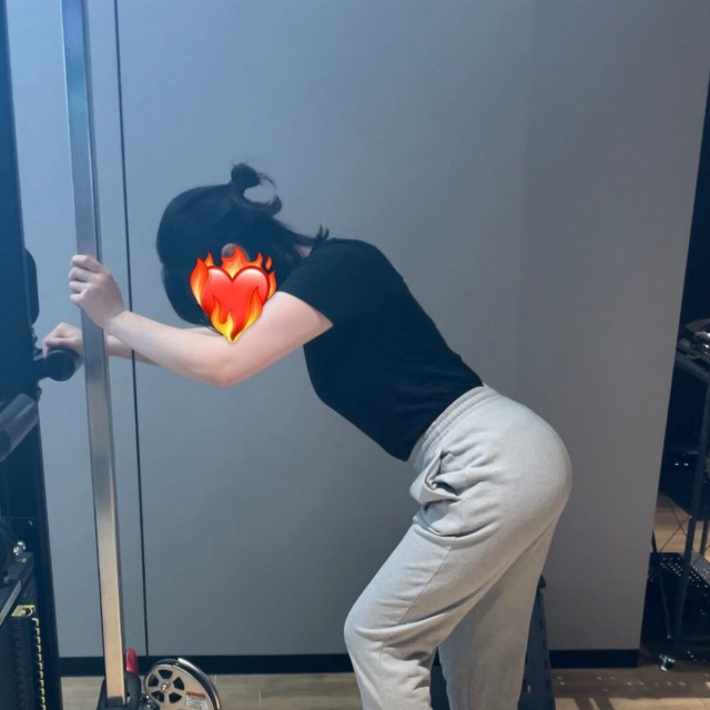 ジムでトレーニングをするのもストレス発散になる／のんさん（@n_nongram）提供