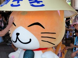 野良猫モデルのゆるキャラ「笠やん」観光大使デビュー