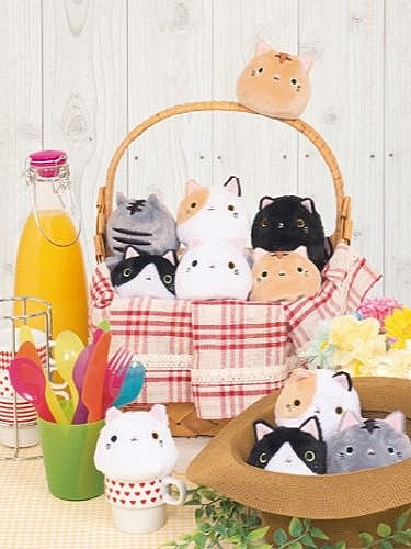 三英貿易（犬や猫のぬいぐるみ）