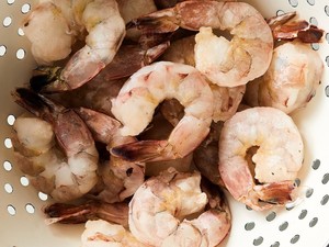 米国人の大好物エビ、実は課題満載　薬剤・環境破壊・児童労働…持続可能な選択肢は？