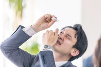 目薬をさす時、1滴でいいところ、2〜3滴出てきてしまった経験ありませんか？先日、1滴しか出ない方法がSNSで話題となりました※画像はイメージです（stock.adobe.com/metamorworks）