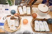 ミッフィーとコラボした日傘3種（各4290円）