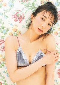「週プレ」24＆25号に登場した芹那©栗山秀作／集英社