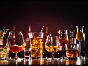 70年以上続くミナミのキャバレーと織田信長、比較すれば経営者のあるべき姿が見える