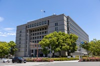 日本の一般的な市役所外観※画像はイメージです（decoplus/stock.adobe.com）