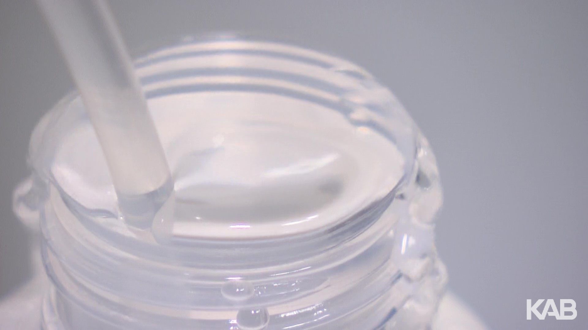 TSMC工場の内部へ②“超純水”作り出す　地下に広大な水処理システム