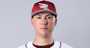 楽天イーグルス　村林のホームランで接戦を制し４連勝　首位ソフトバンクに０．５差と迫る　１５日