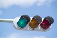 知っておくと安心＆安全に運転できるヒントが…※画像はイメージです（xiaosan/stock.adobe.com）