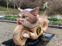 またがったり記念写真を撮ったりできる。バイカーの間では「一度は行ってみたい」人気スポットになっている（雲林寺提供）