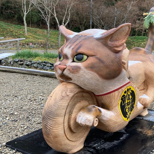 またがったり記念写真を撮ったりできる。バイカーの間では「一度は行ってみたい」人気スポットになっている（雲林寺提供）