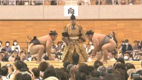 ジップアリーナ岡山で行われた大相撲の秋巡業