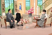 1月29日放送の「徹子の部屋」に出演した梅沢富美男さん、研ナオコさん＝テレビ朝日提供