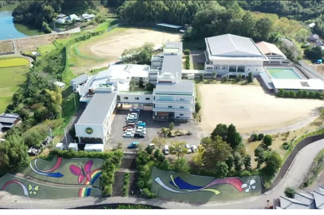 廃校となった中学校の駐輪場や練習場を改装　3月3日にデータセンター開所　香川・綾川町