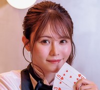 込山榛香（撮影／田川雄一　ヘアメイク／NOBU（LOVABLE）　スタイリング／田中陽子）