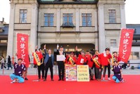優勝した小倉駅「駅長スタミナ焼うどん」のみなさん
