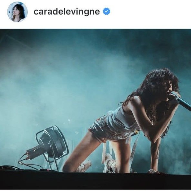 カーラ・デルヴィーニュのインスタグラム＠caradelevingneより