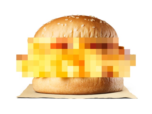中身は何？SNSで推理合戦となったバーガーキング新商品「ザ・フェイク・バーガー」のモザイク写真（バーガーキング提供）