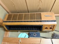 木目調で時代を感じさせるエアコン／投稿主さん提供