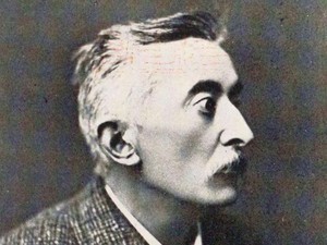 小泉八雲（ラフカディオ・ハーン）　〈出典：国立国会図書館「近代日本人の肖像」 https://www.ndl.go.jp/portrait/〉